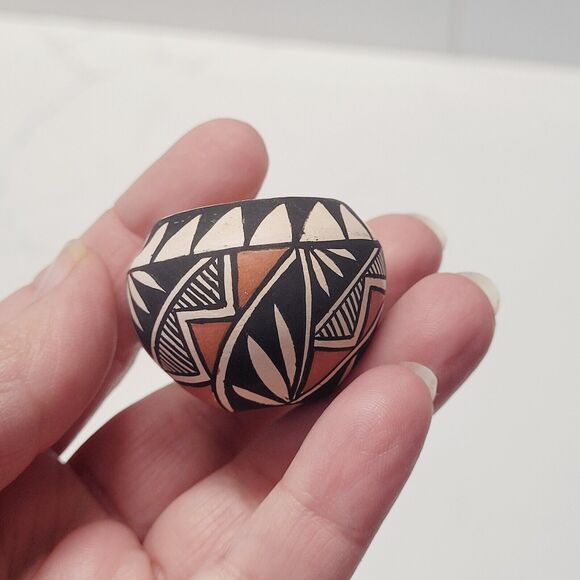 Acoma Pottery Vase Vintage Native American NM Pot Signed L Garcia Polychrome - Picture 1 of 12